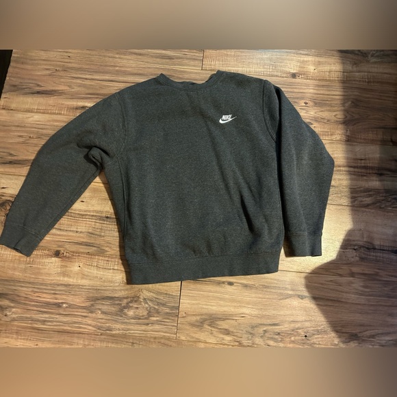 Nike sweatshirt - Picture 2 of 3